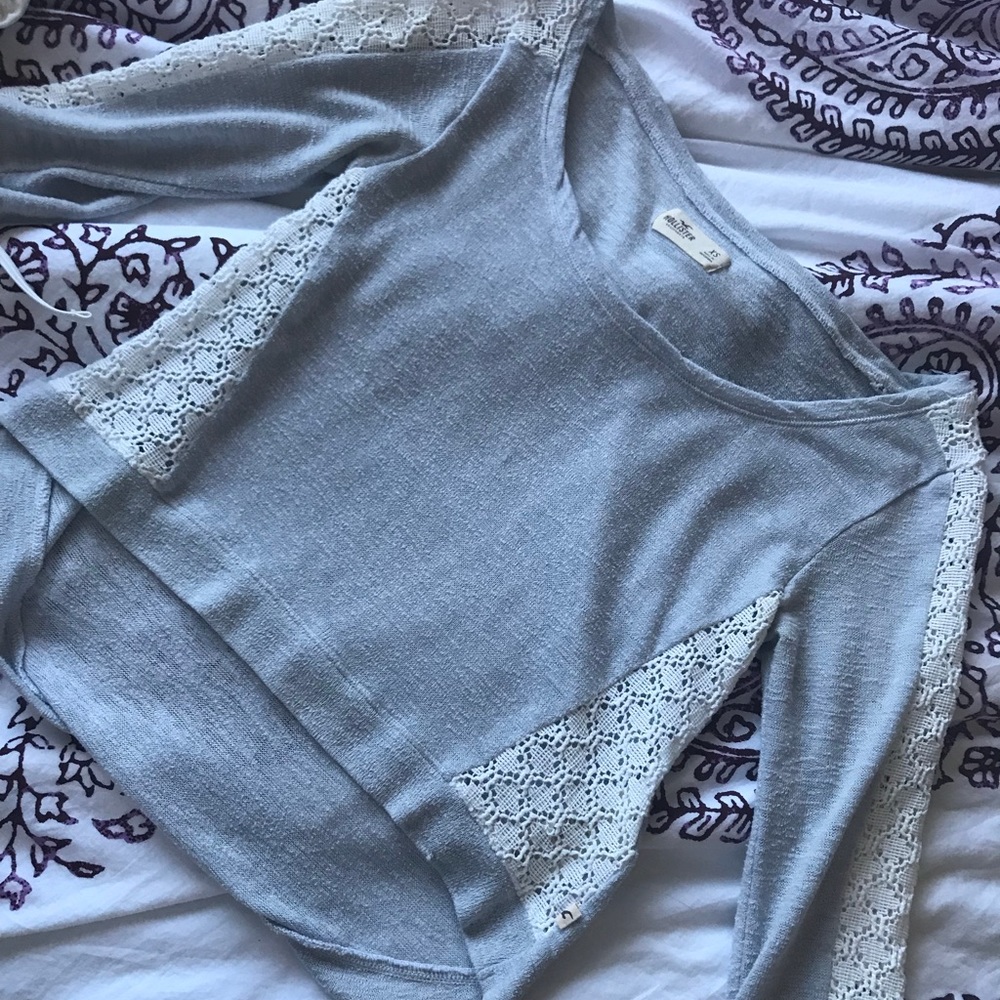 Hollister top
